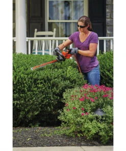 BLACK+DECKER BEHTS300 SAWBLADE 120V 3.8 Amp Brushed 20 in. Corded Hedge Trimmer -Cheap Black & Decker Store bdknbehts300 d